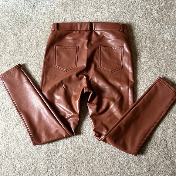 Brandy color faux leather leggings  back pockets functional - Picture 2 of 6